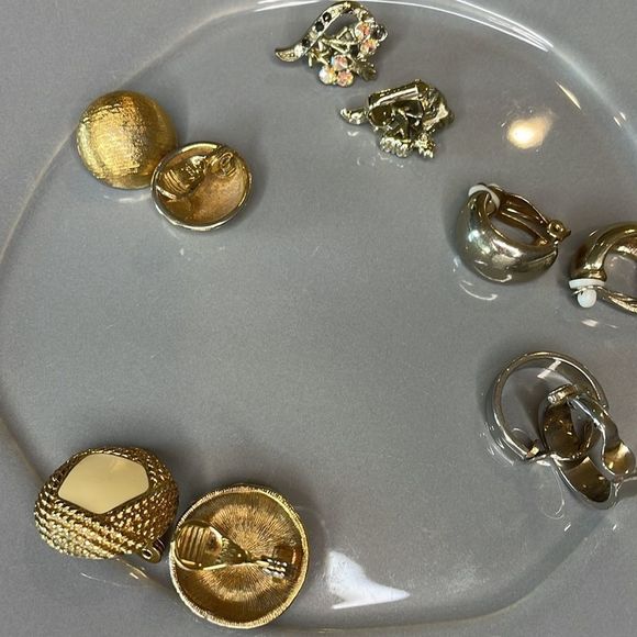 VINTAGE clip on earrings, lot of 5 pair - Picture 6 of 6